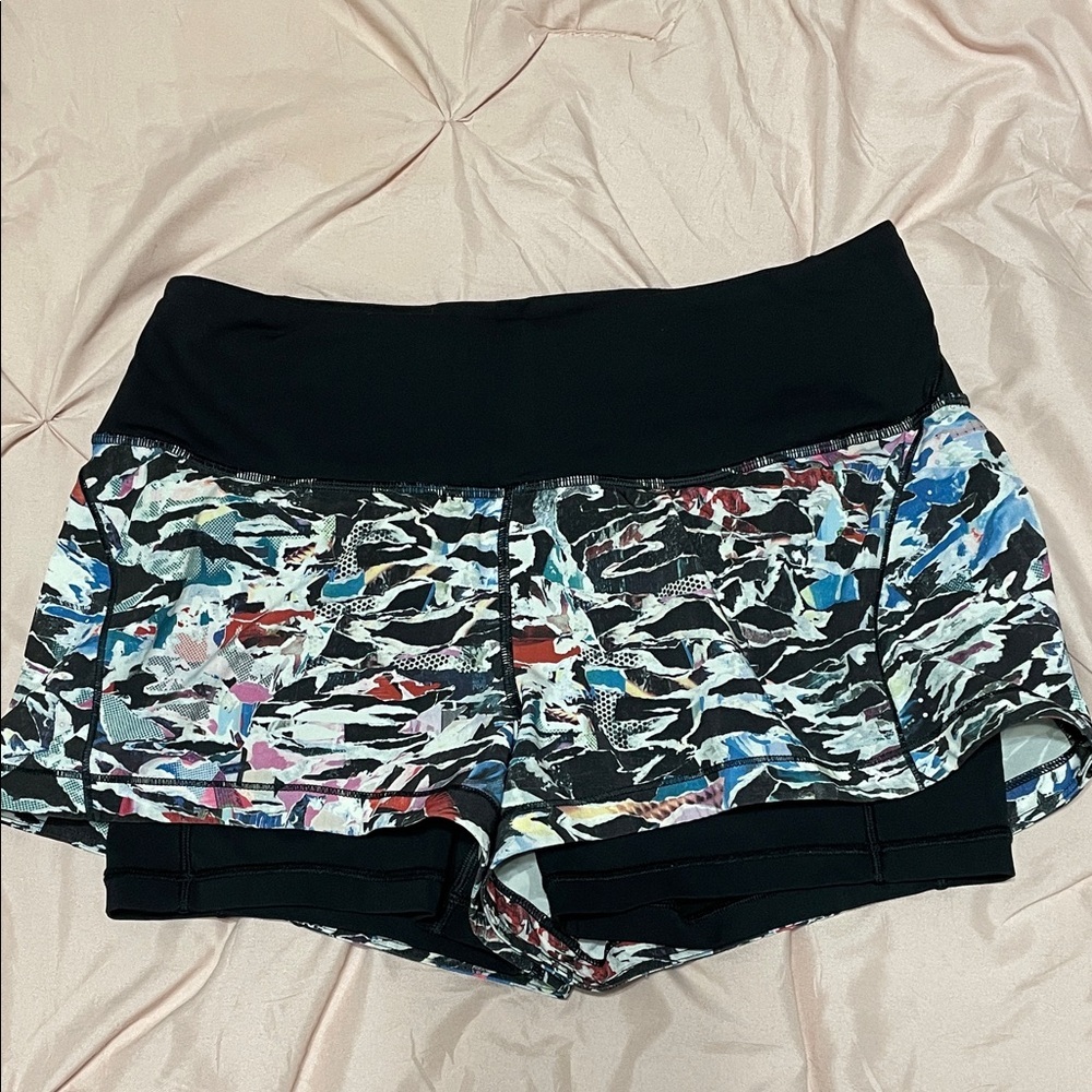 Lululemon Break Free Short 2.5" NWOT Culture Clash Multi Black Size 4 - Picture 5 of 12
